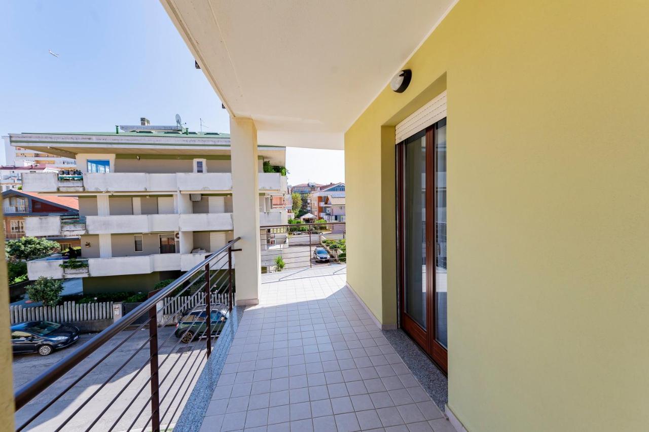 Your Dream Stay In Montesilvano Awaits! Esterno foto